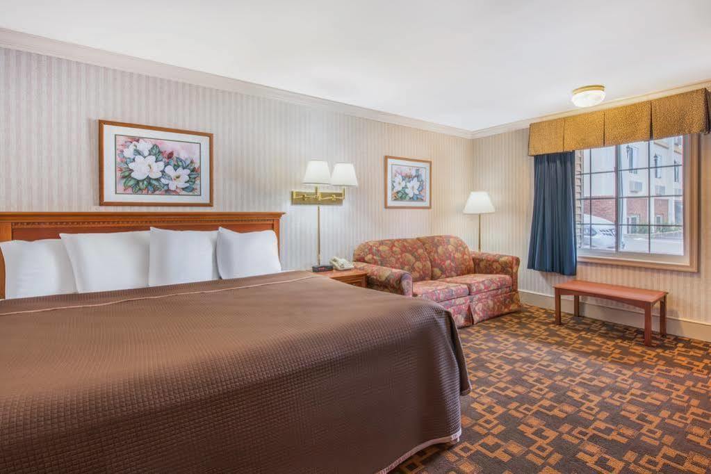 Howard Johnson By Wyndham Hershey Exterior photo