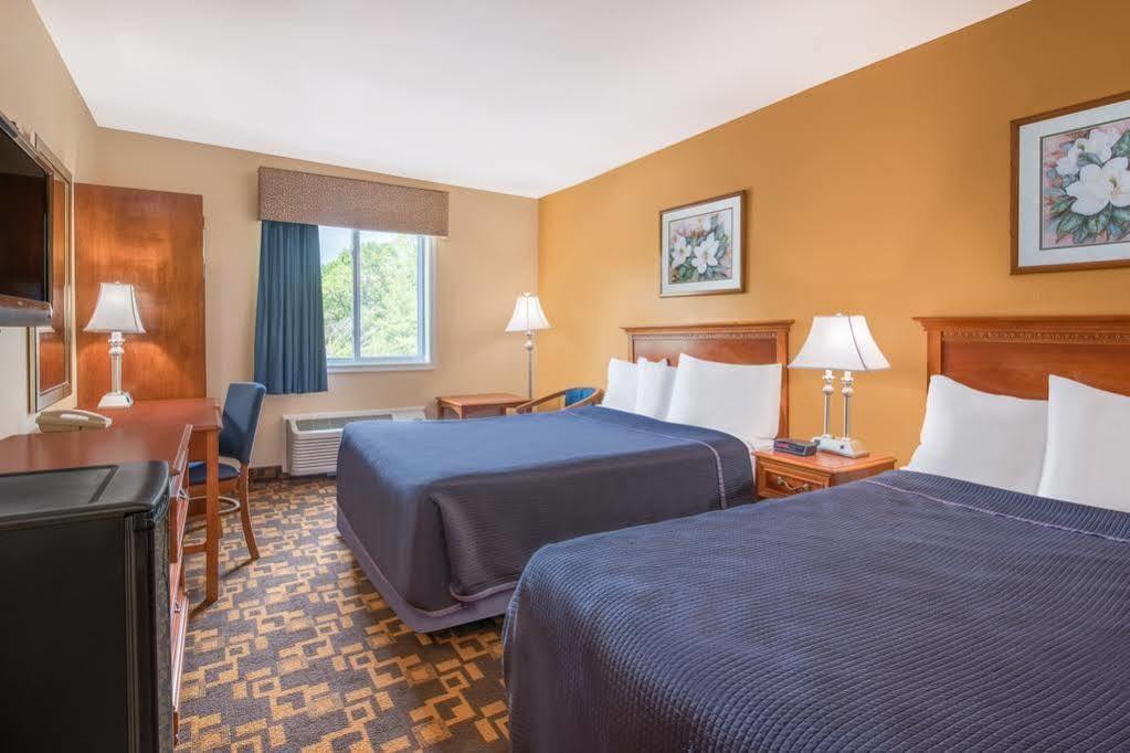 Howard Johnson By Wyndham Hershey Exterior photo