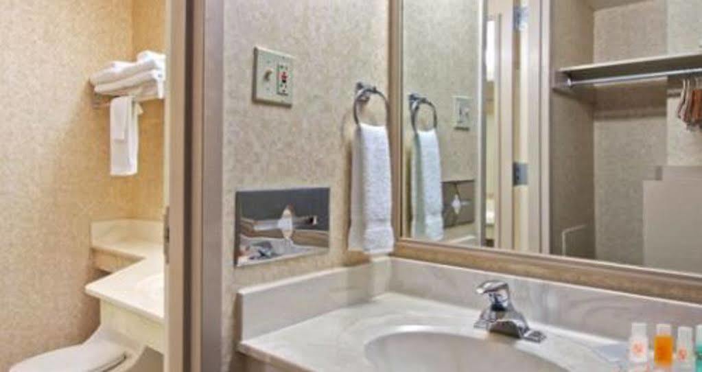 Howard Johnson By Wyndham Hershey Exterior photo