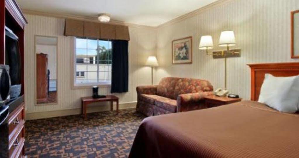 Howard Johnson By Wyndham Hershey Exterior photo